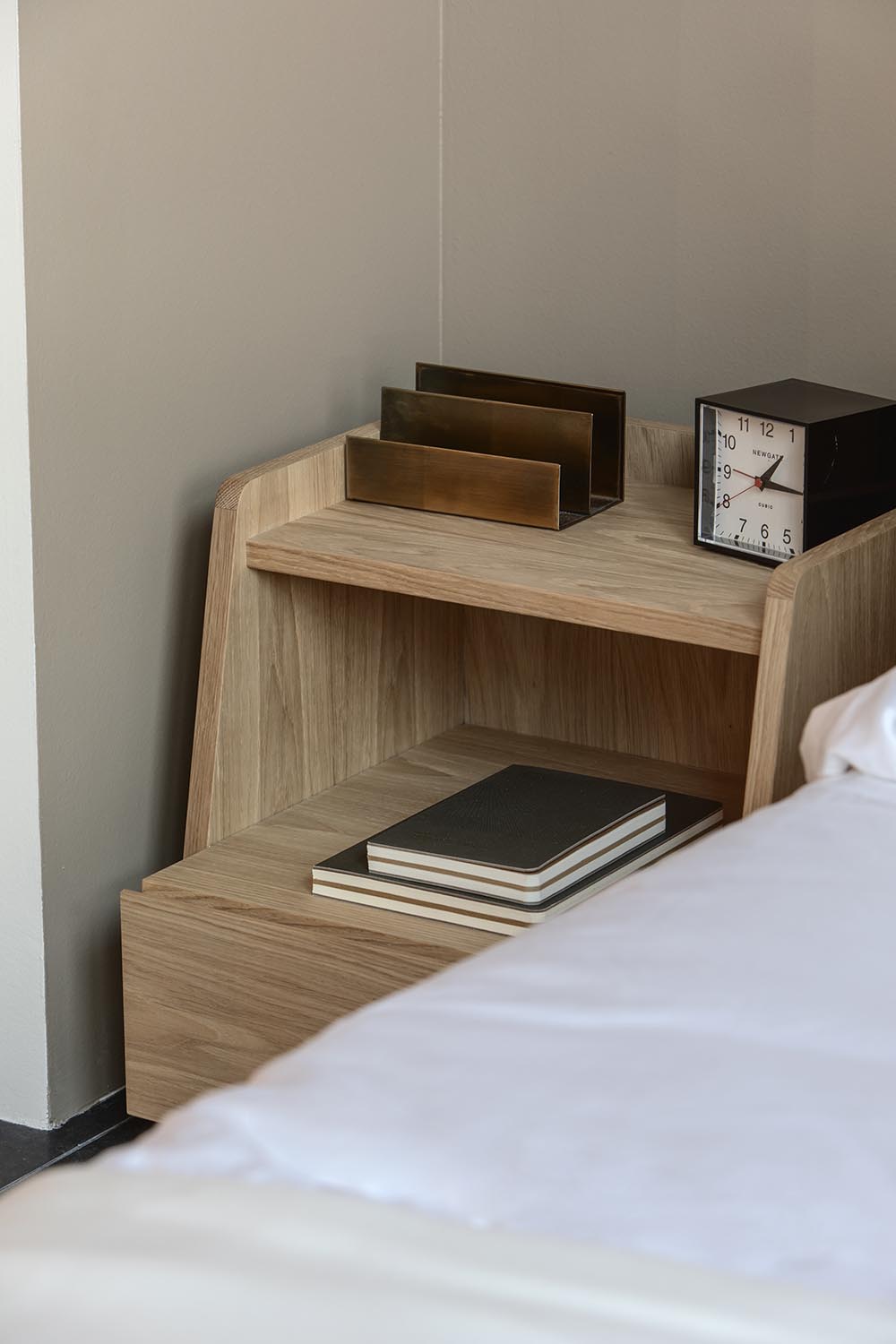 URCA NIGHT TABLE Gallery 7